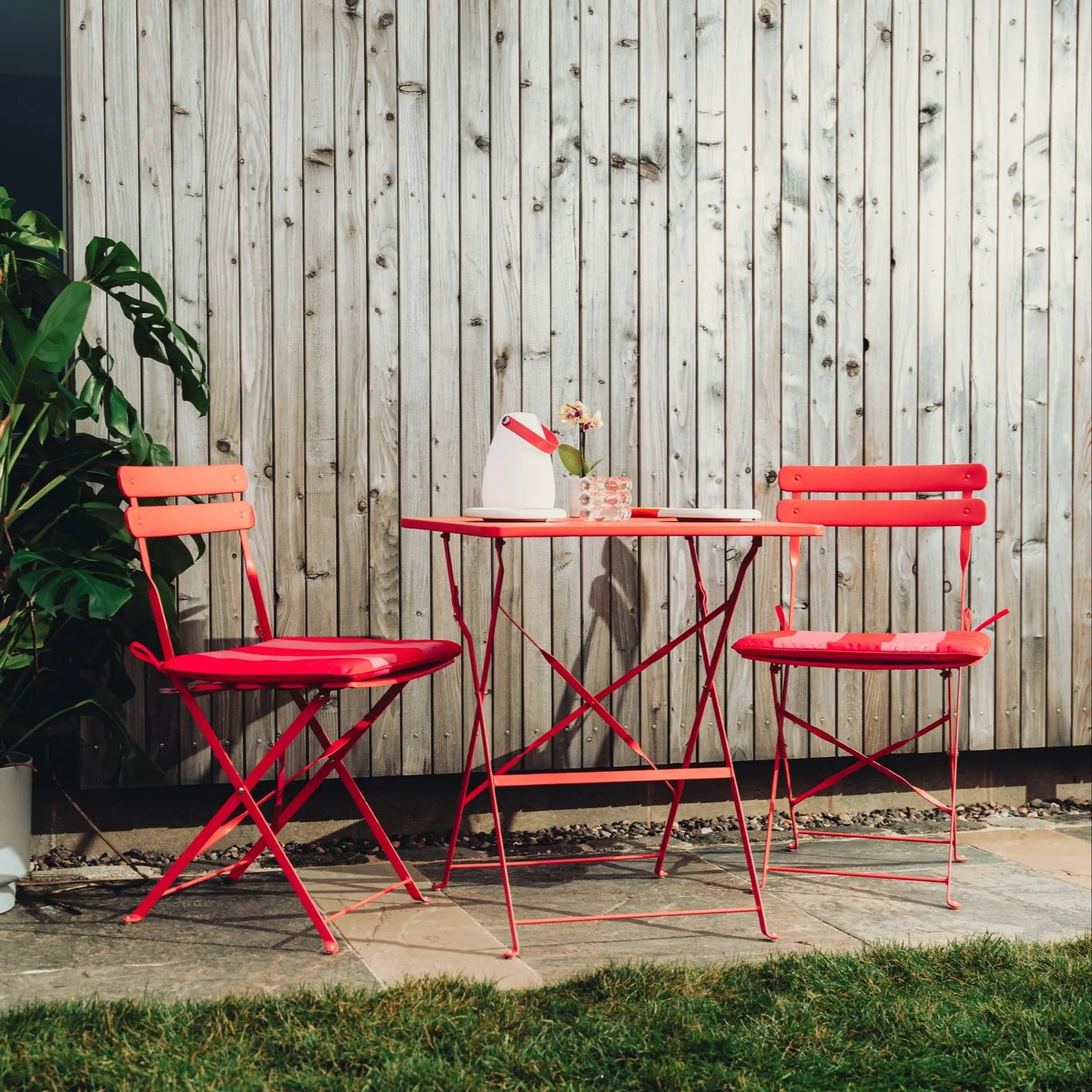 The Classic Bistro - Sunset Red